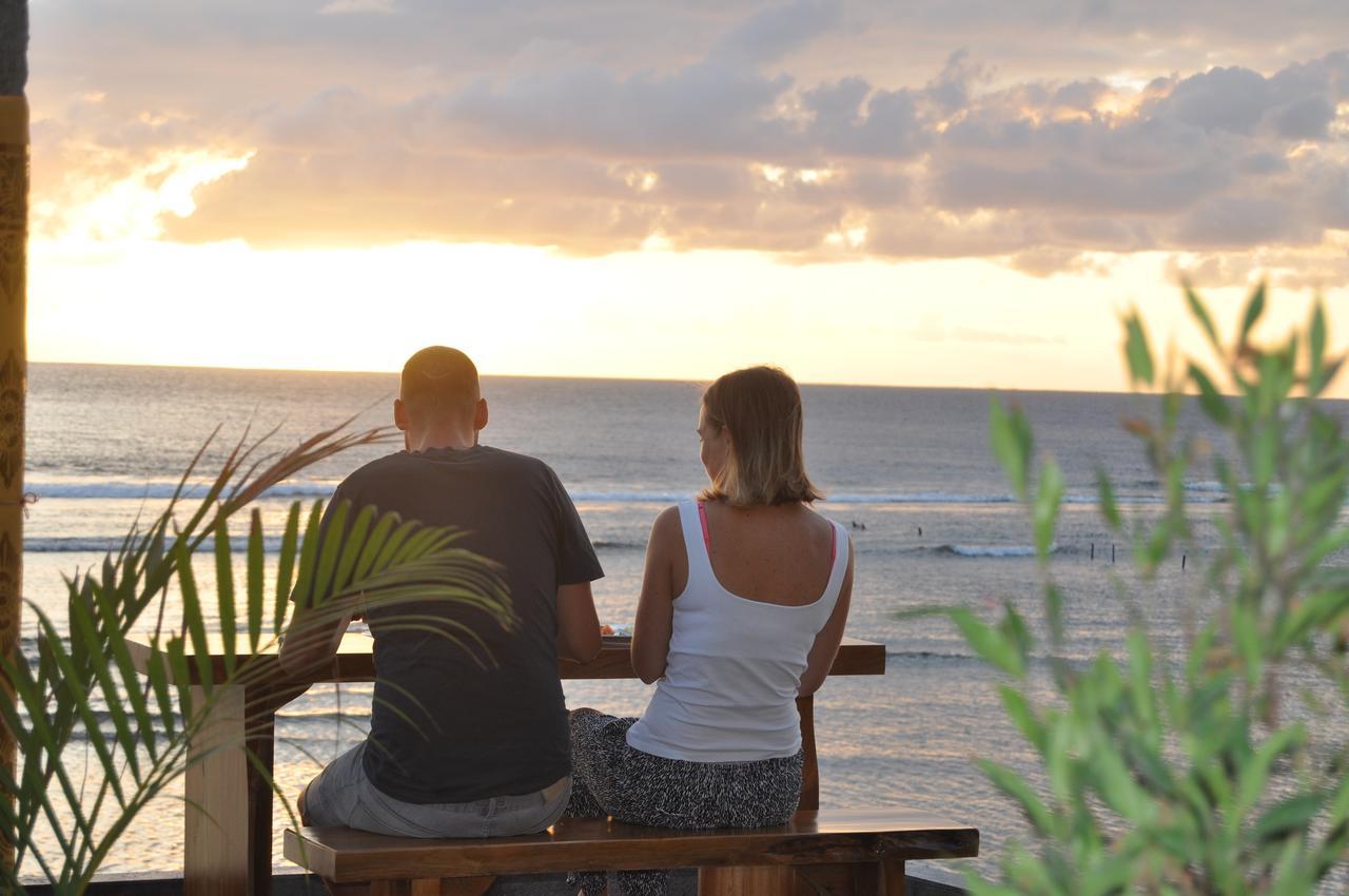 Pradana Beach Inn Luxury Batununggul Luaran gambar