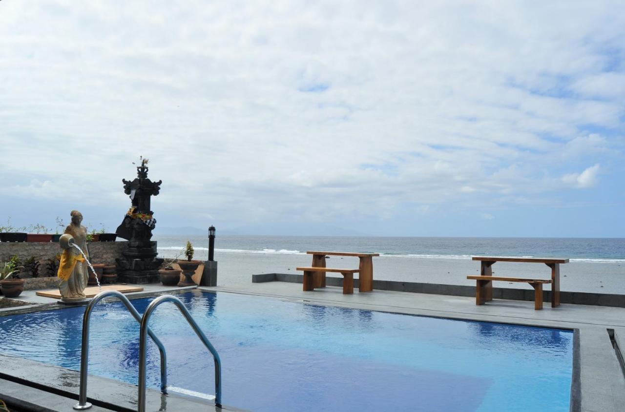 Pradana Beach Inn Luxury Batununggul Luaran gambar