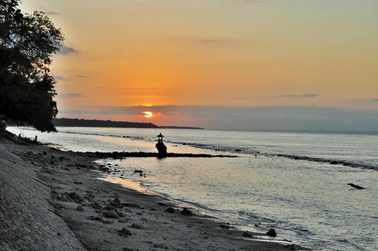 Pradana Beach Inn Luxury Batununggul Luaran gambar